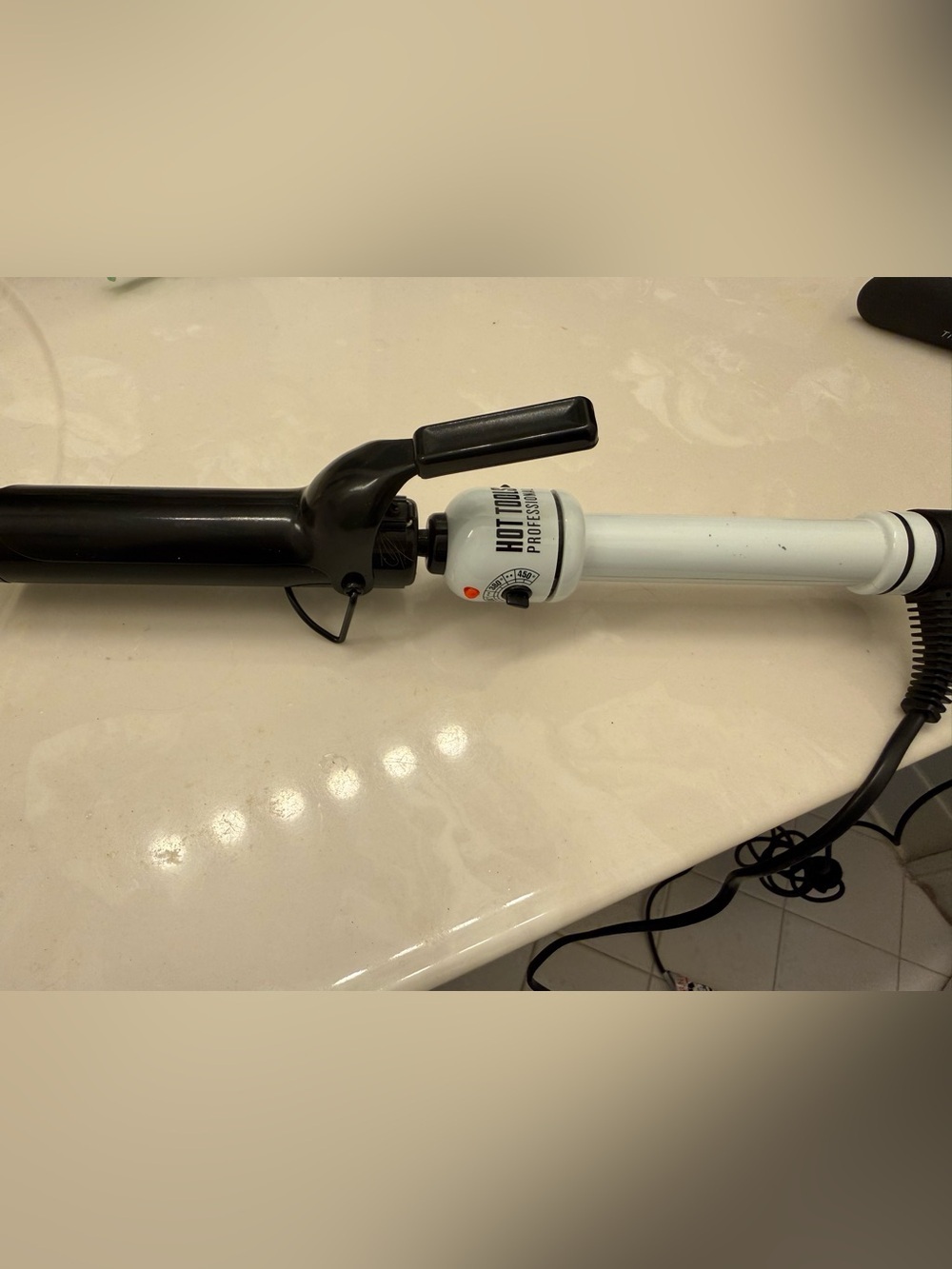 Hot Tools Professional 1¼” Curling Iron 450°F Black & White